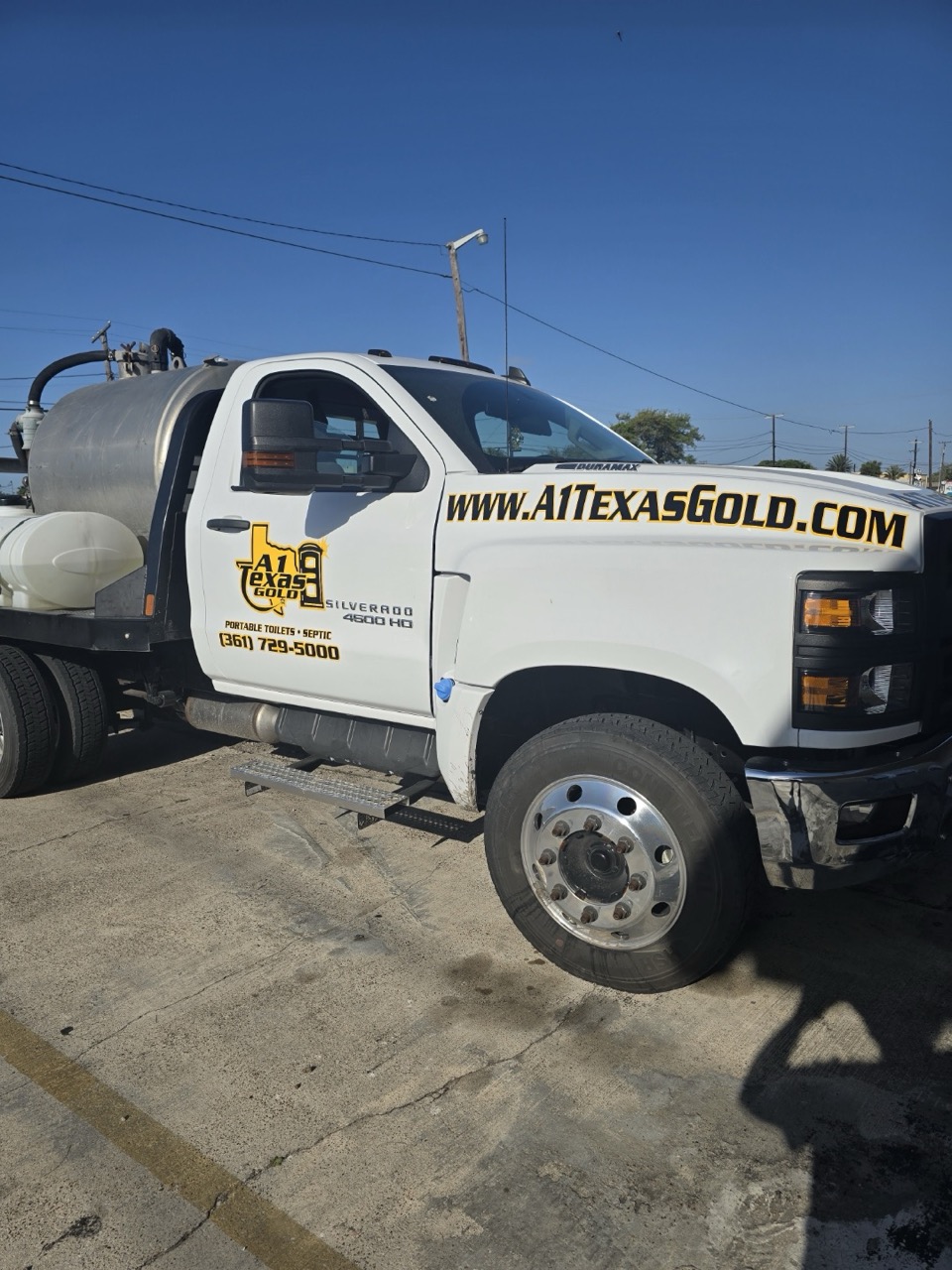 A1 Texas Gold septic service truck